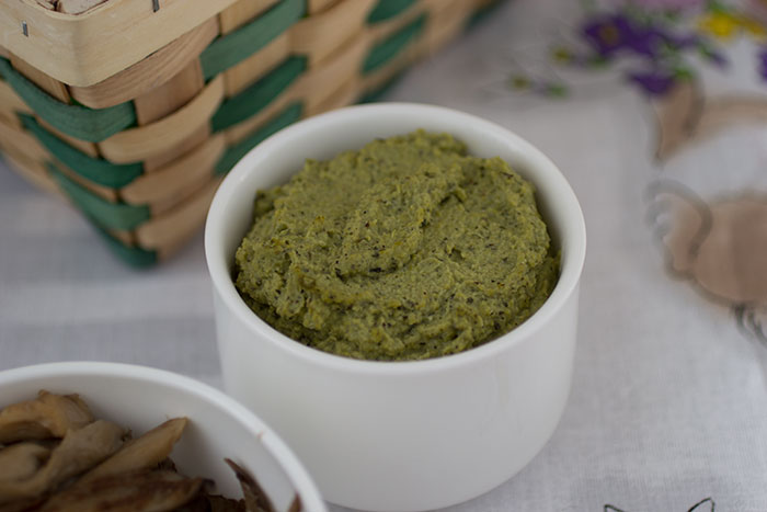 Pea and mint dip